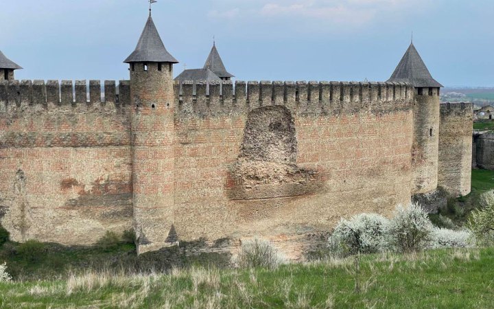 У Хотинській фортеці стався обвал стіни