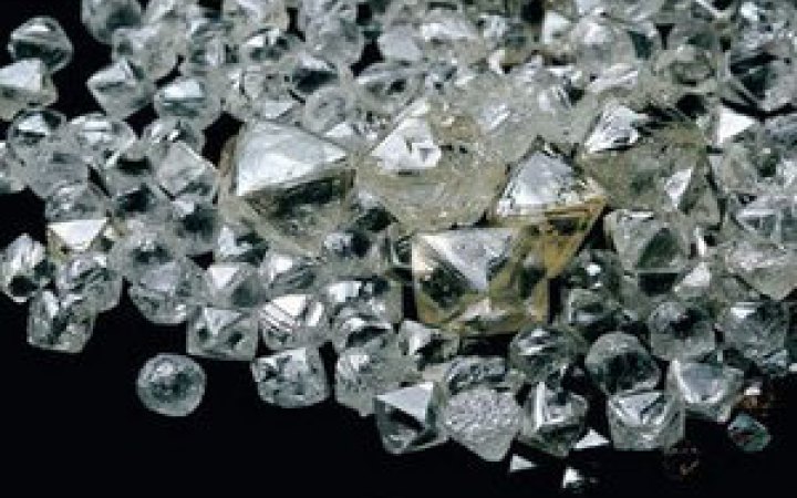 У ЄС обговорюють повну заборону імпорту російських алмазів, - Reuters