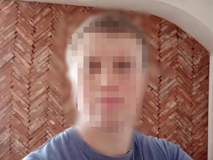 Колишній український військовий Іван Савченко родом із Севастополя, якому закидають держзраду та порушення законів і звичаїв війни. Слідчі вважають, що він причетний до викрадення з Київщини двох братів Ягодинских.