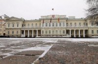 В Литве в президентский дворец прислали подозрительную посылку 