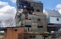 Росіяни атакували з безпілотників сільськогосподарське підприємство на Чернігівщині