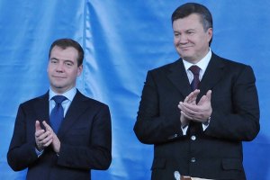 Янукович планирует договориться с Россией по газу до конца месяца 