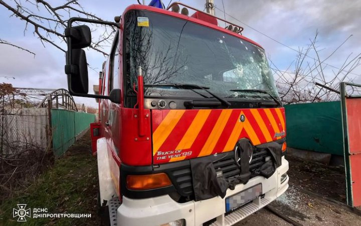 У Нікополі рятувальники потрапили під повторний обстріл окупантів під час гасіння пожежі на місці "прильоту"