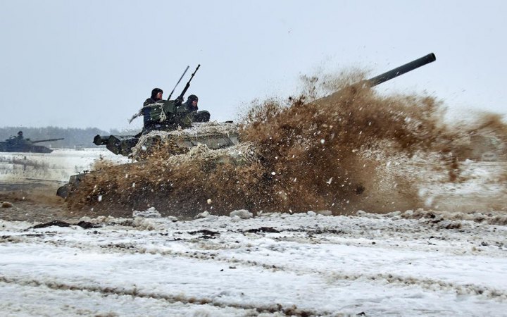 Байден и Джонсон готовы предоставить Украине артиллерийское оружие