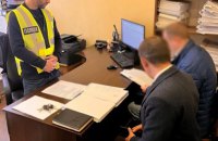 Посадовця КМДА підозрюють у переплаті майже 5 млн грн за генератори для Пунктів незламності