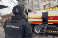 У Харкові російський безпілотник впав на приватний город і не здетонував