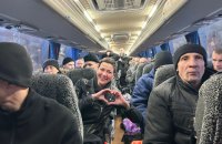 Білорусь передала Україні 114 цивільних громадян, зокрема Колеснікову, Бабаріко і Беляцького