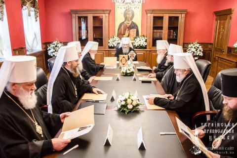 Синод УПЦ МП попросив Порошенка захистити церкву від політичних спекуляцій