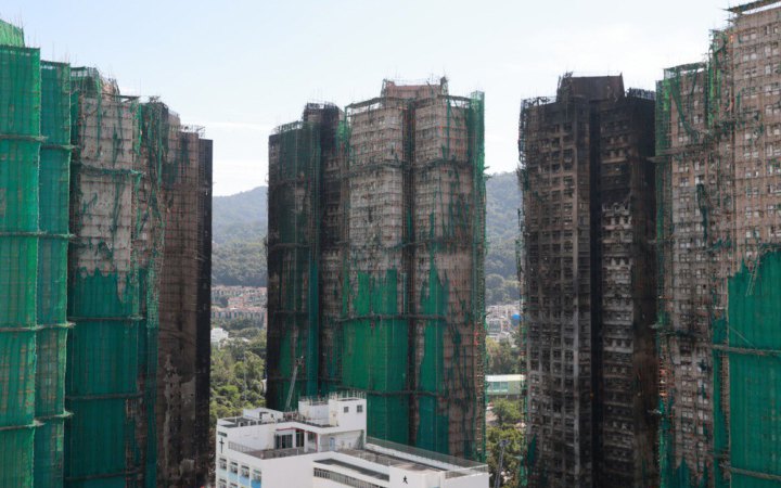 Кількість загиблих у масштабній пожежі в Гонконзі зросла до 128 осіб