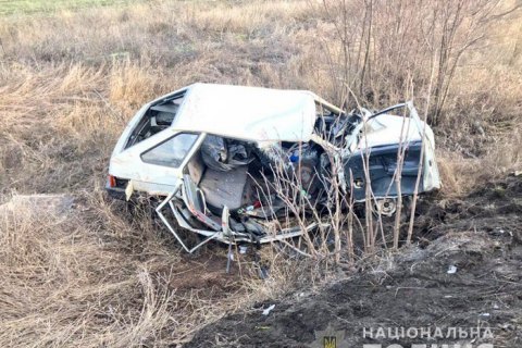 У Запорізькій області п'яний водій "дев'ятки" влетів у вантажівку, двоє загиблих