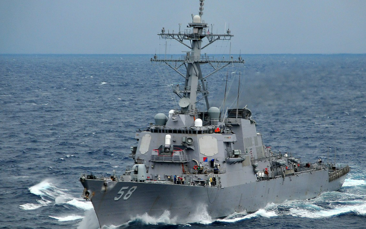 У Червоному морі військовий корабель США збив безпілотник хуситів поблизу кількох торгових суден