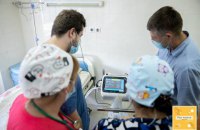 Фонд Рината Ахметова передал 150 аппаратов ИВЛ государственным больницам страны