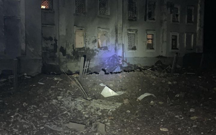 Вночі росіяни вдарили по Покровську. Поранена людина, пошкоджені будинки