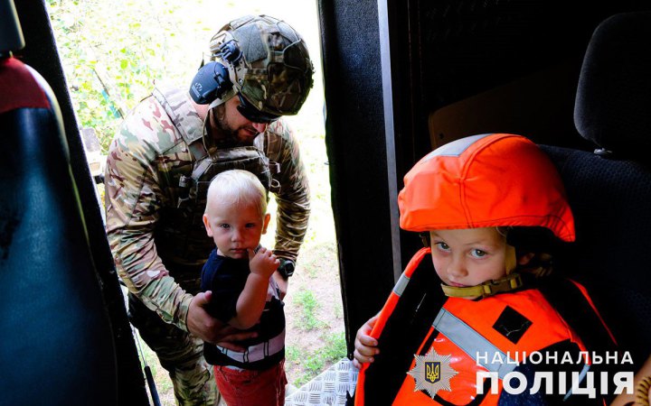 У 13 населених пунктах Донецької області запровадили примусову евакуацію дітей