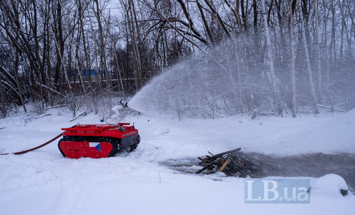 Тестування пожежного дрону Hecthor 2 для Харківсього відділення ДСНС купленого чеською ініціативою «Подарунок для Путіна»