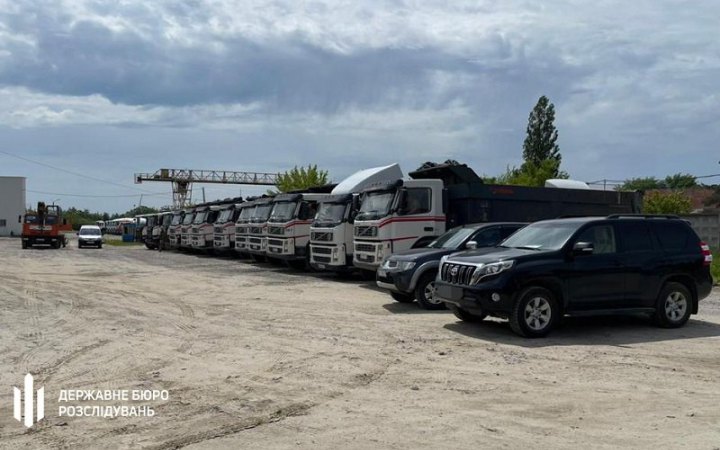 ДБР передало ЗСУ 17 автомобілів родичів Медведчука і Козака вартістю понад $1 млн