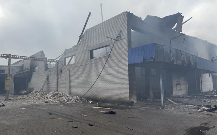 У Павлограді російський "шахед" знищив склад чипсів та сухариків