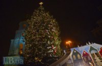 В Киеве зажглась новогодняя елка 