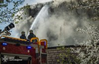 Головне за четвер, 16 квітня: 100 боєзіткнень, вибухи у нафтотерміналі порту Туапсе, теракт у школі в Чопі   