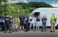 На Закарпатті чоловіки хлібним фургоном їхали до прикордоння, а потім мали перепливати Тису