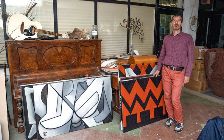 ​Урятуватися з Маріуполя. Як маріупольський художник евакуювався з дружиною, трьома дітьми та котом Гогеном