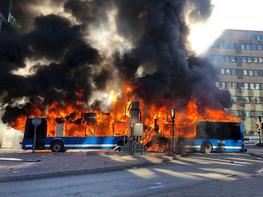 В Стокгольме взорвался автобус