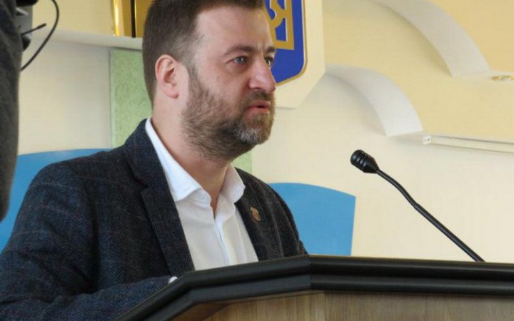 Член виконкому УАФ закликав керівництво рівненського "Вереса" прибрати з емблеми клубу букву V
