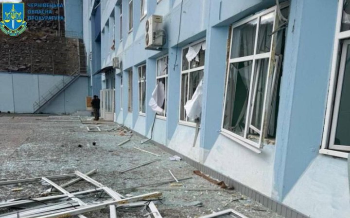 Росія атакувала об’єкти критичної інфраструктури на Буковині, пошкоджено нежитлові будівлі