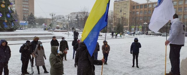 Под стенами Черкасской облгосадминистрации