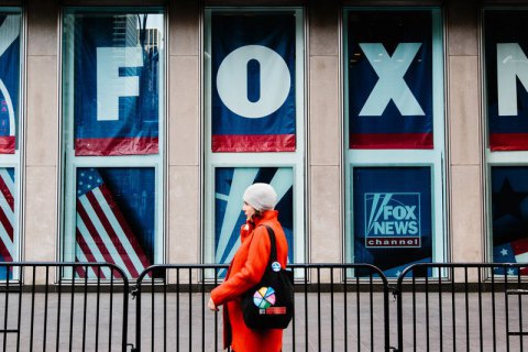 Телеканал Fox News получил иск на $1,6 млрд