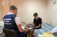 Прокурори розслідують катування окупантами військовополоненого, якому перерізали горло