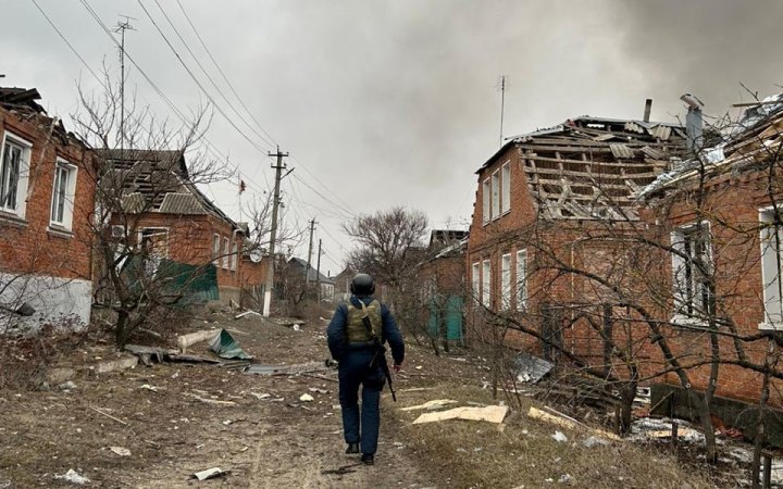 Окупанти обстріляли цивільне авто у Вовчанську, двоє людей загинули