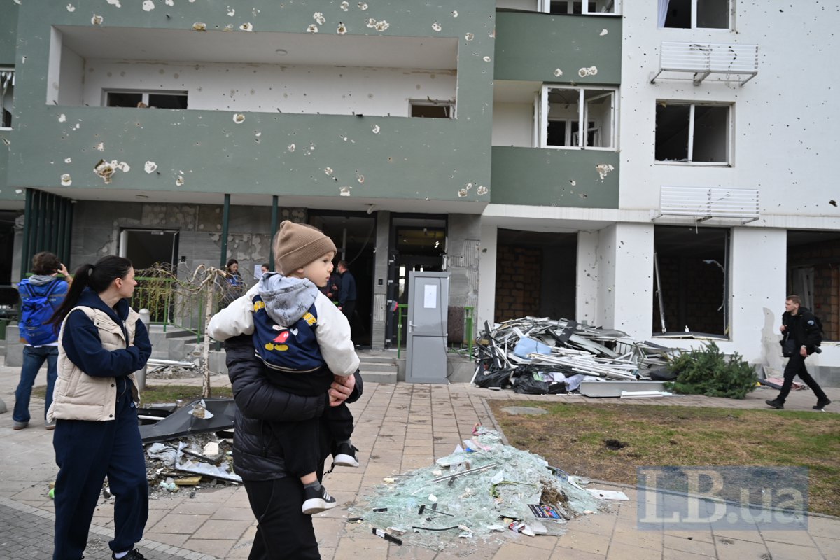 На місці обстрілу Києва, Подільс