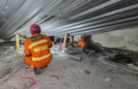 У Індонезії завершили пошуки на місці обвалу школи: понад 60 жертв