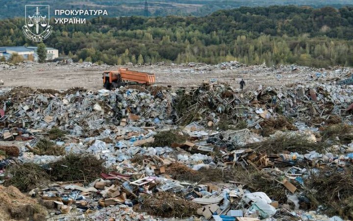 Суд розгляне справу про мільярд гривень збитків через засмічення відходами земель у Києві 