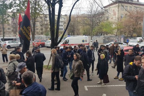 В киевском суде подрались противники и сторонники переименования Московского проспекта и проспекта Ватутина