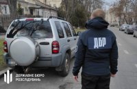 ​На Миколаївщині військовослужбовець хотів продати автомобілі, надані волонтерами  