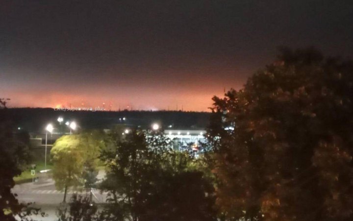 Ударні безпілотники повторно атакували НПЗ "Киришинефтеоргсинтез" в Ленінградській області