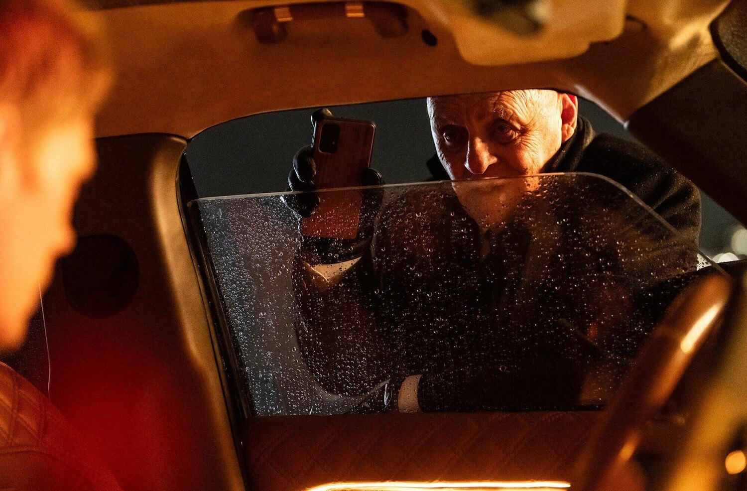 Кадр з фільму «Під замком».