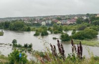Біля Львова з русел вийшли річки, підтоплені населені пункти (оновлено)
