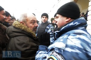 В Гостином дворе задержали 36 активистов