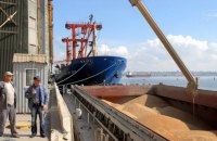 Російський корабель із краденим українським зерном вийшов з турецького порту