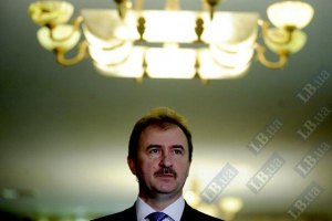 Попов намерен требовать от Азарова пересмотра бюджета