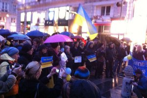 ​Под украинским посольством в Вене начался бессрочный пикет