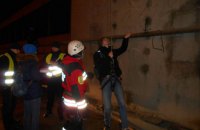 Спасатели сняли с пилона Южного моста в Киеве 19 человек