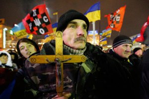 Активисты требуют у нардепов дежурить ночью на Майдане