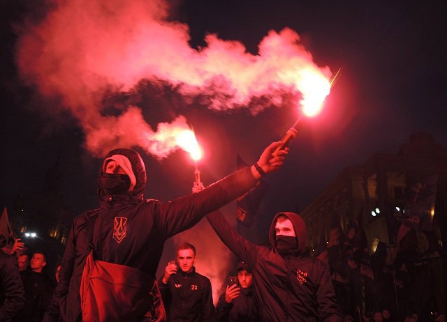 13 тысяч националистов провели "Марш УПА" в центре Киева 33