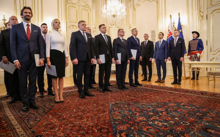 Лідер антиукраїнської партії Smer Фіцо офіційно став прем'єром Словаччини