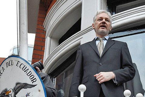 Ассанж пішов з посади головного редактора WikiLeaks через відсутність інтернету