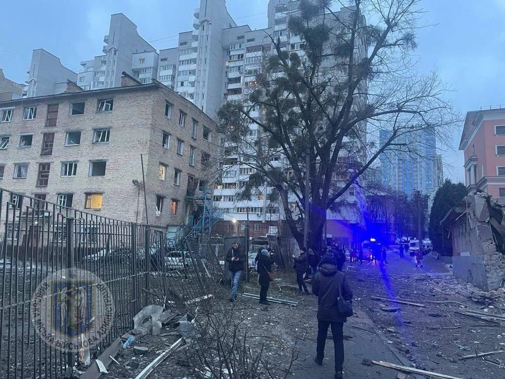 Наслідки удару по Києву у Солом'янському районі